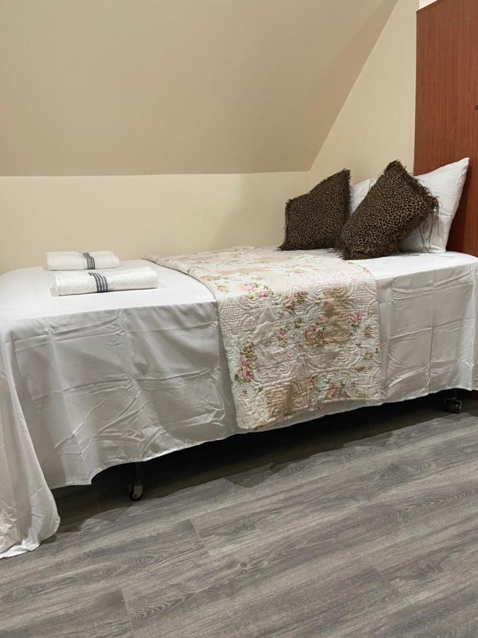 A Comfortable Room Нью-Йорк Экстерьер фото