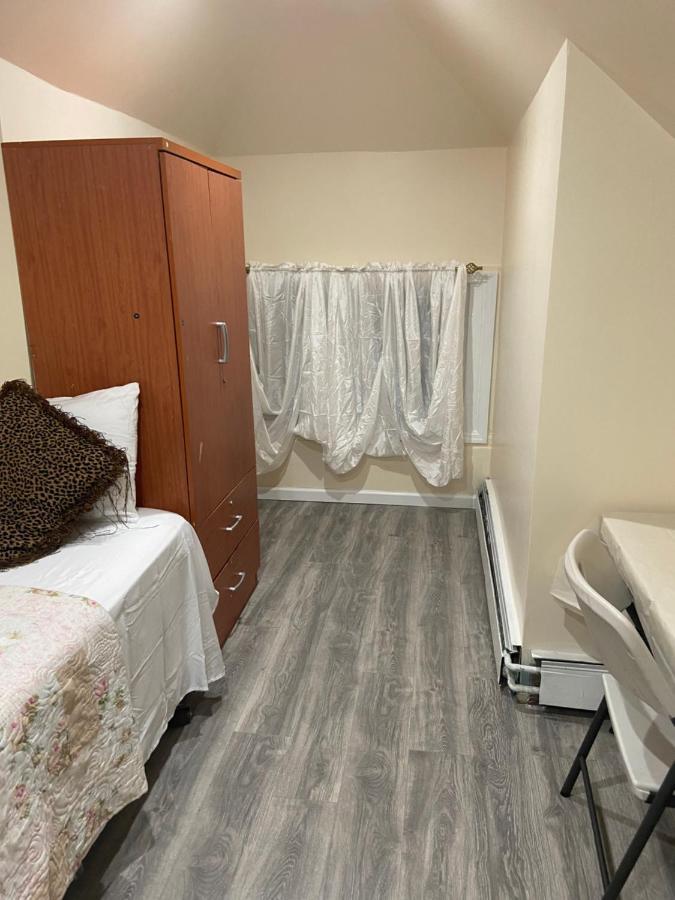 A Comfortable Room Нью-Йорк Экстерьер фото