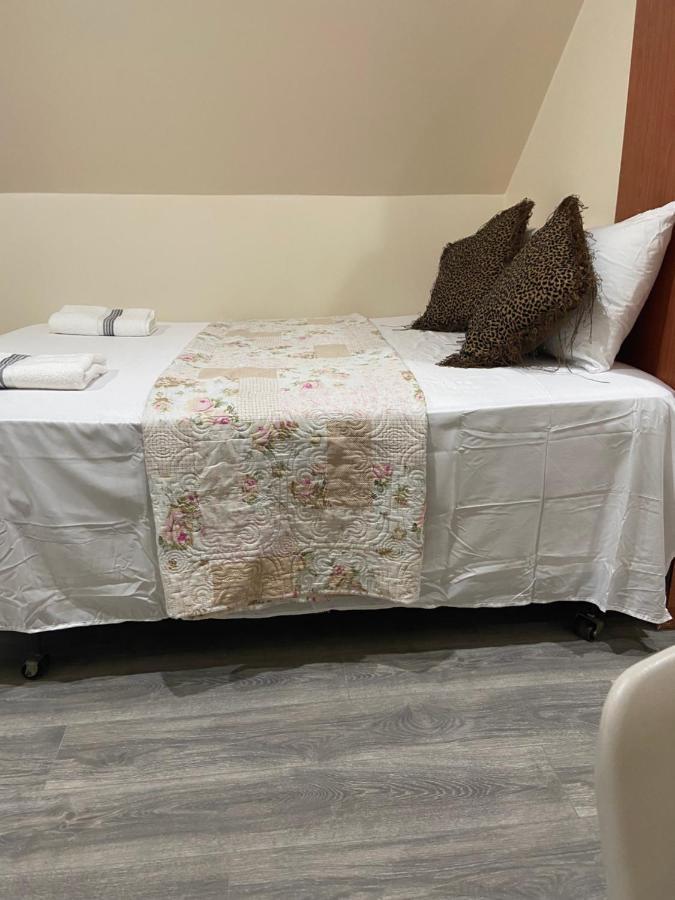 A Comfortable Room Нью-Йорк Экстерьер фото