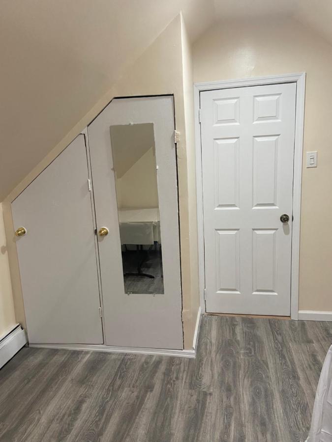 A Comfortable Room Нью-Йорк Экстерьер фото